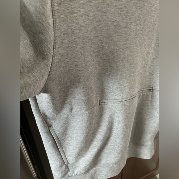 3 for $30. AE hoodie - Picture 4 of 5